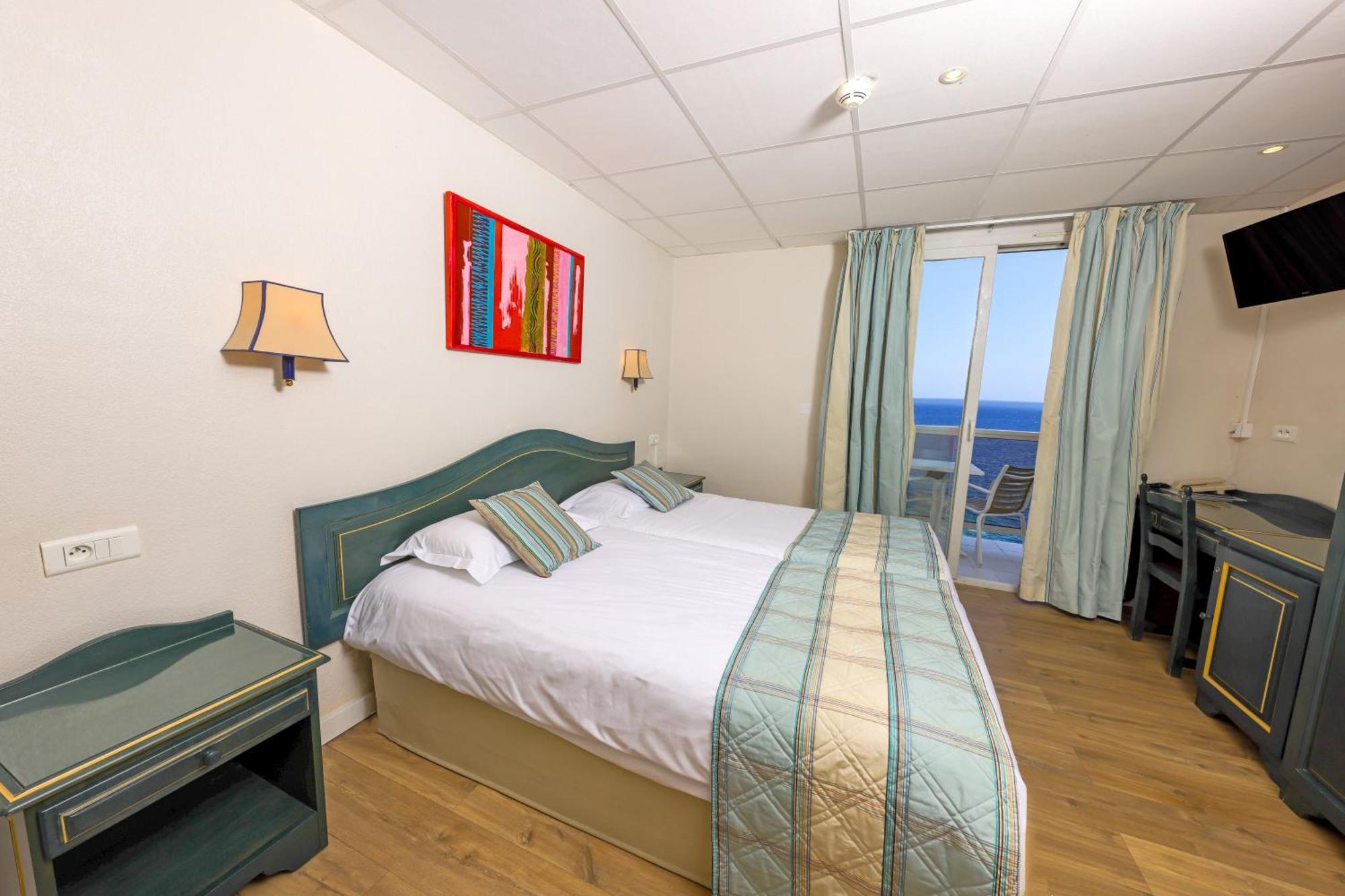 Hotel Saint Christophe Калви Екстериор снимка