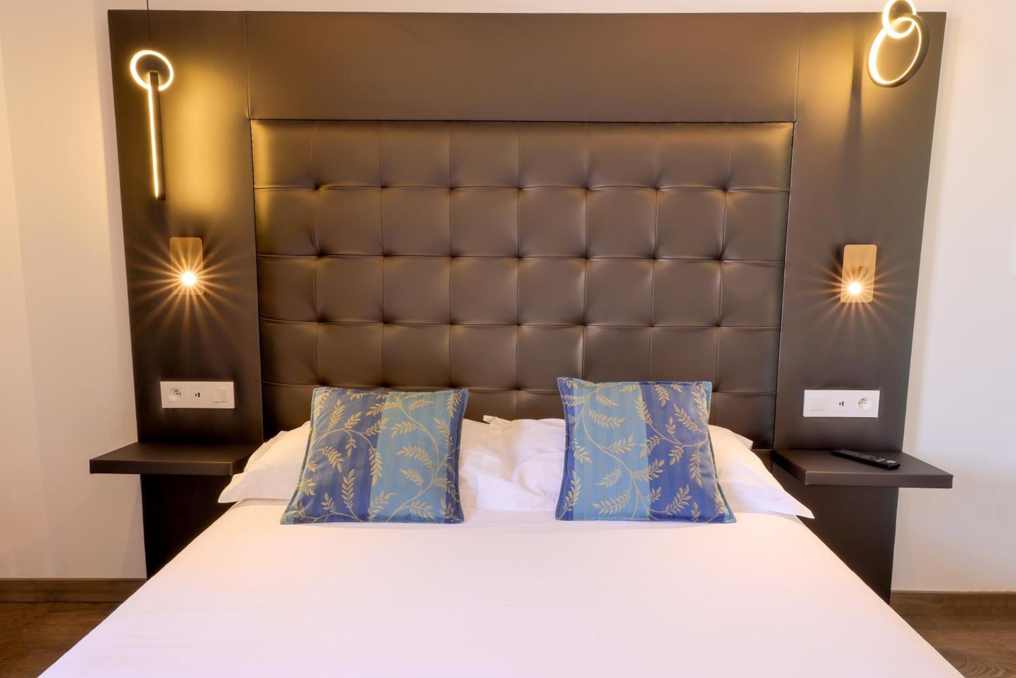 Hotel Saint Christophe Калви Екстериор снимка