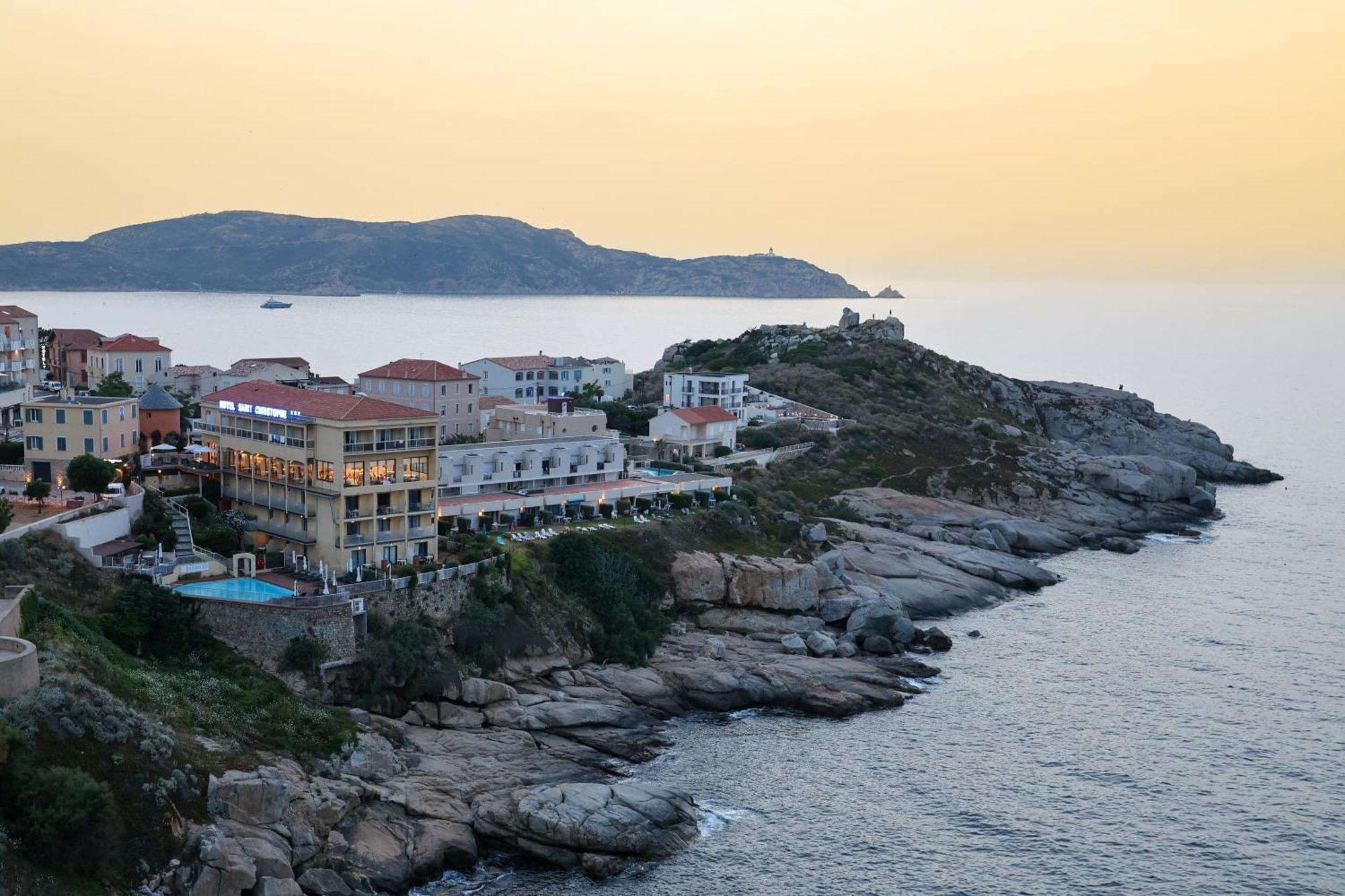 Hotel Saint Christophe Калви Екстериор снимка