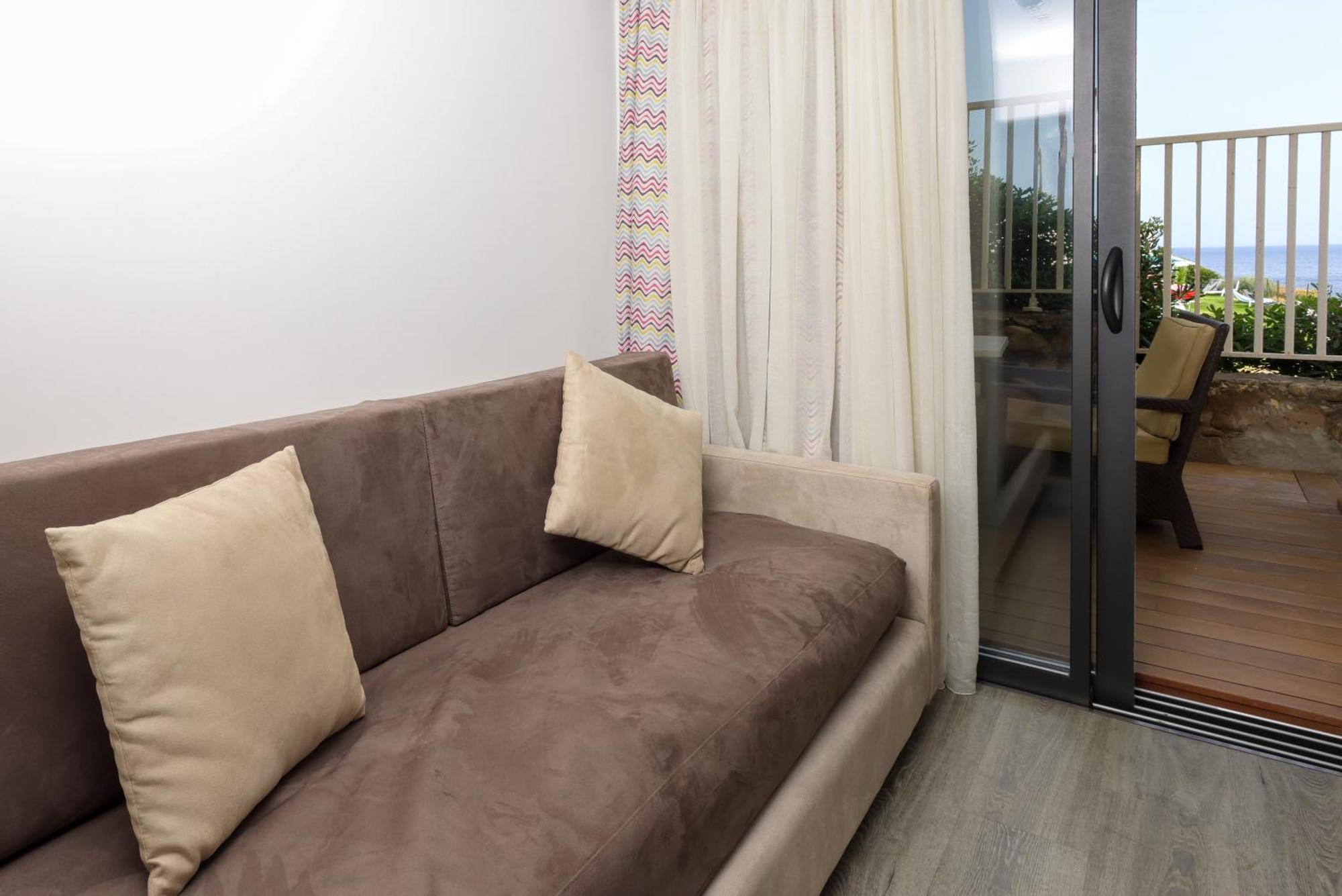 Hotel Saint Christophe Калви Екстериор снимка