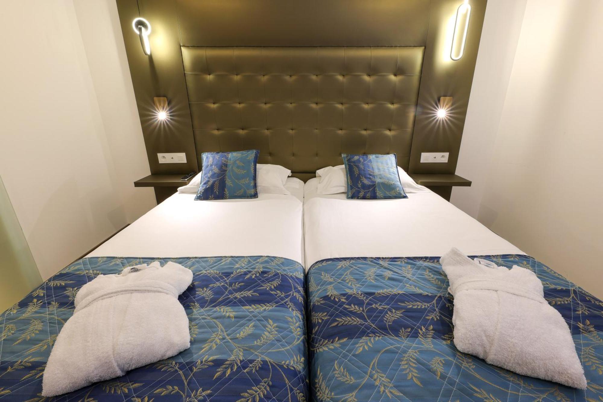 Hotel Saint Christophe Калви Екстериор снимка