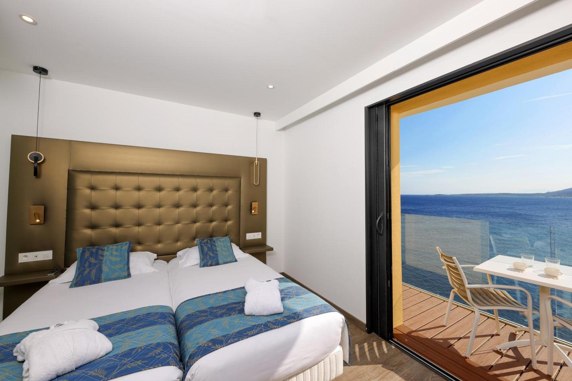 Hotel Saint Christophe Калви Екстериор снимка