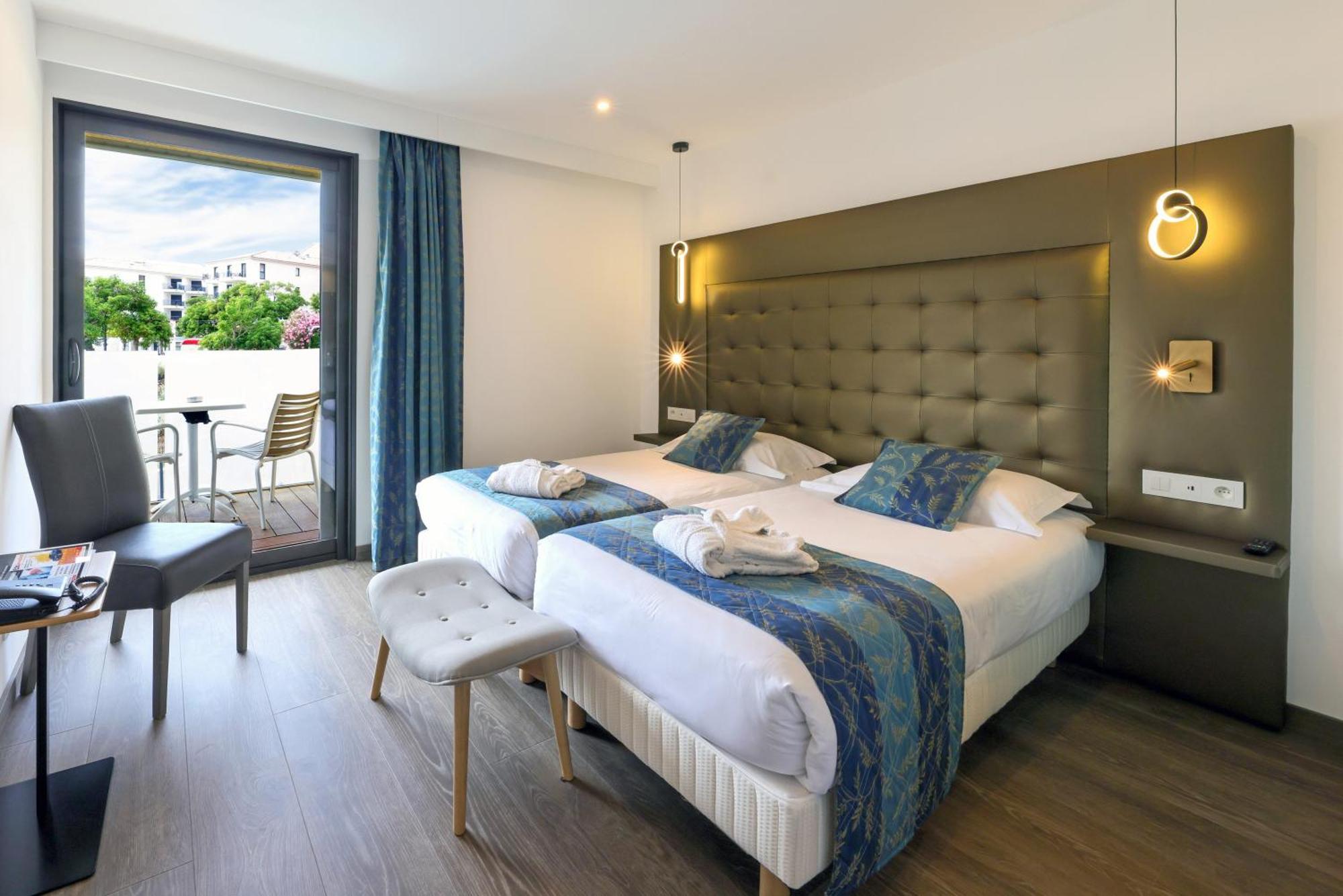 Hotel Saint Christophe Калви Екстериор снимка