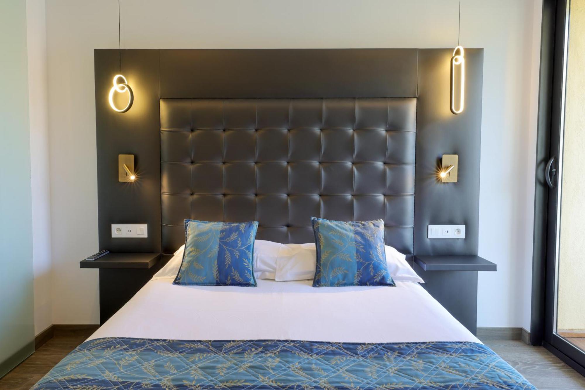 Hotel Saint Christophe Калви Екстериор снимка