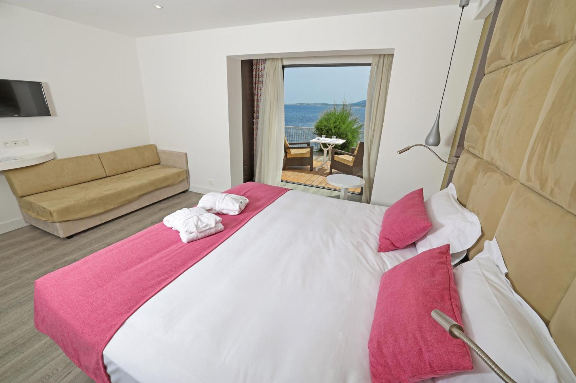 Hotel Saint Christophe Калви Екстериор снимка