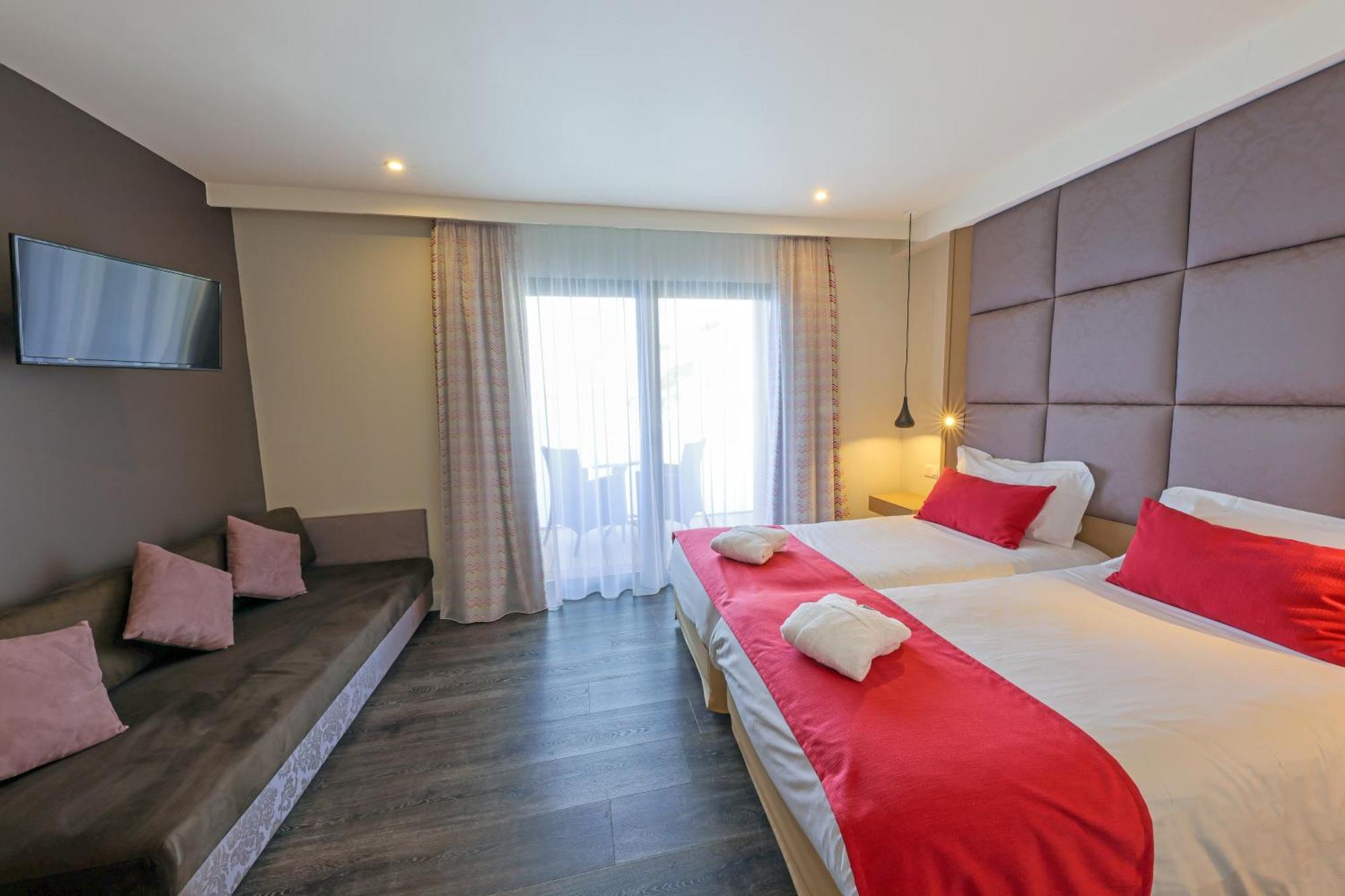 Hotel Saint Christophe Калви Екстериор снимка