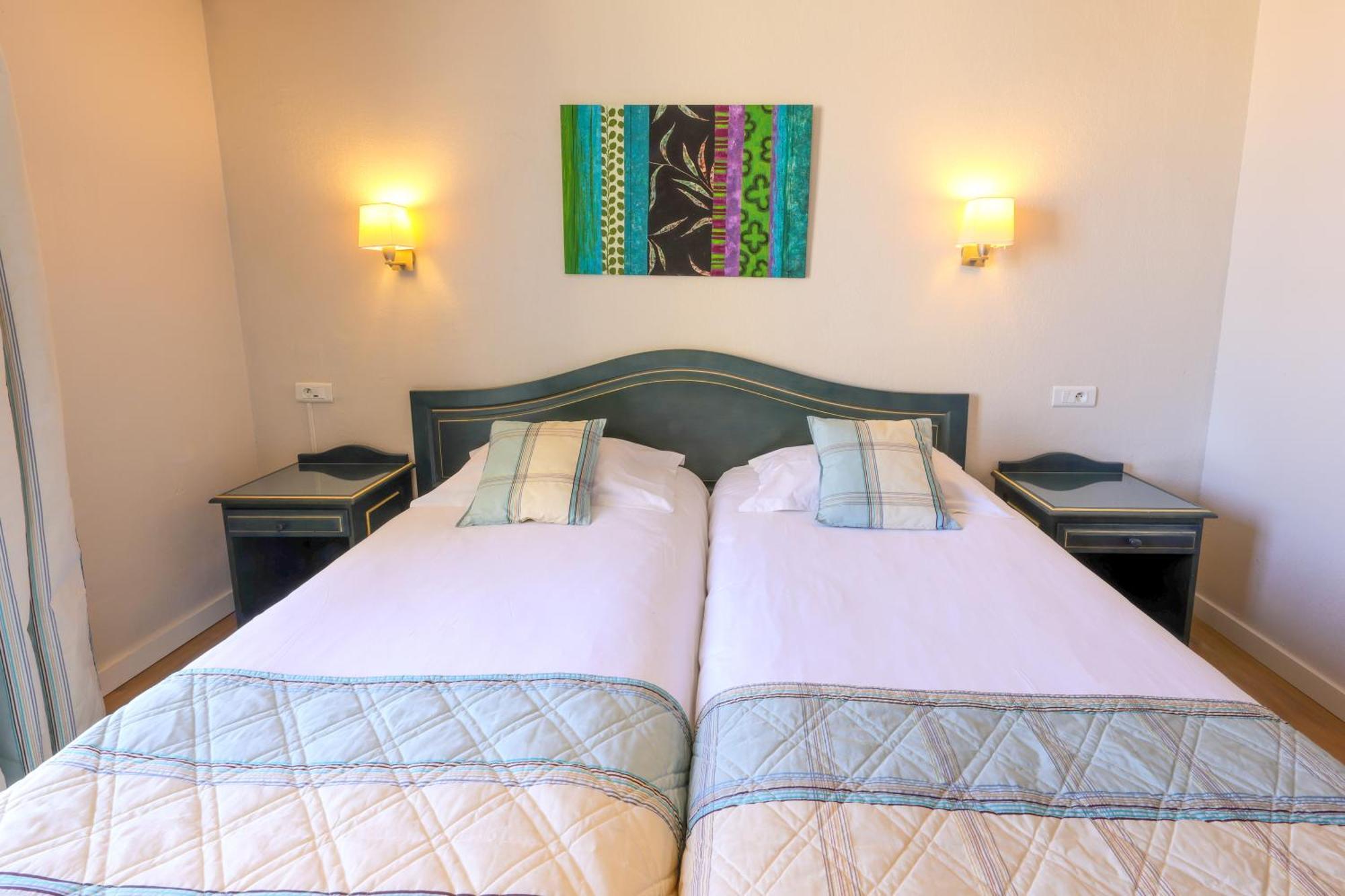 Hotel Saint Christophe Калви Екстериор снимка