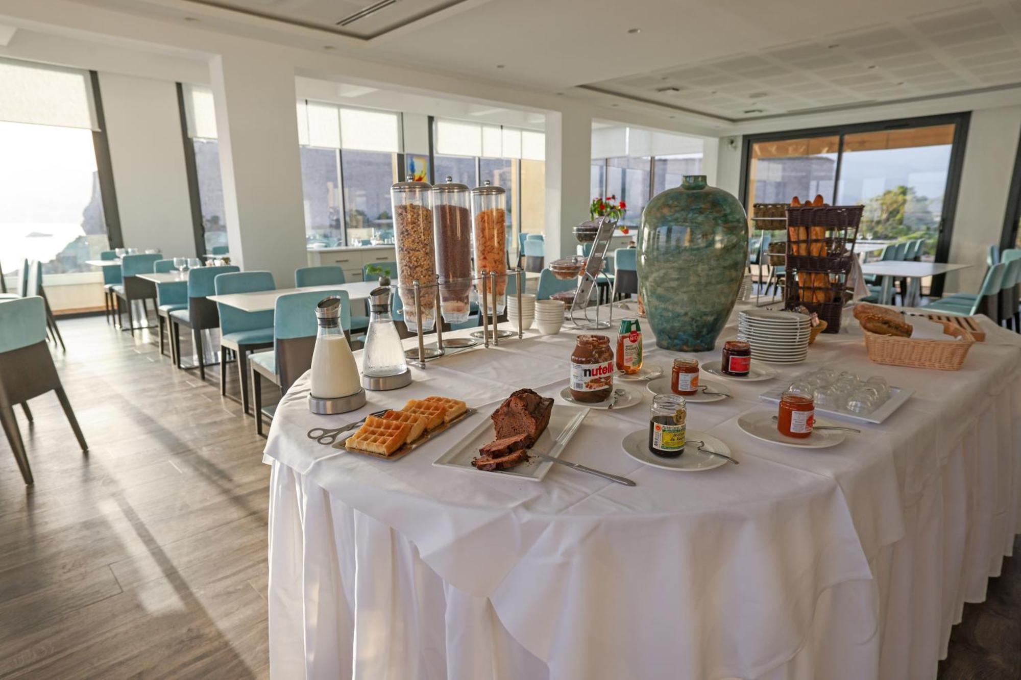 Hotel Saint Christophe Калви Екстериор снимка