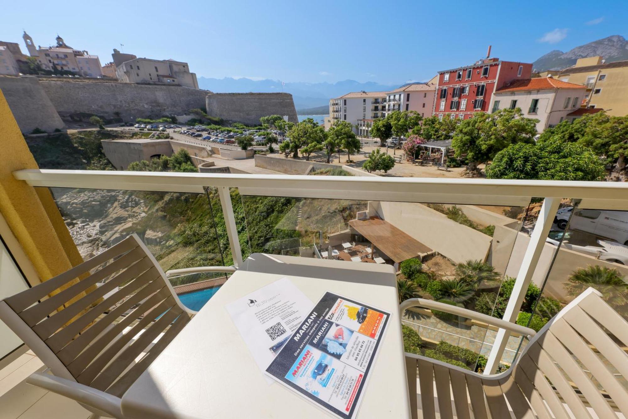 Hotel Saint Christophe Калви Екстериор снимка