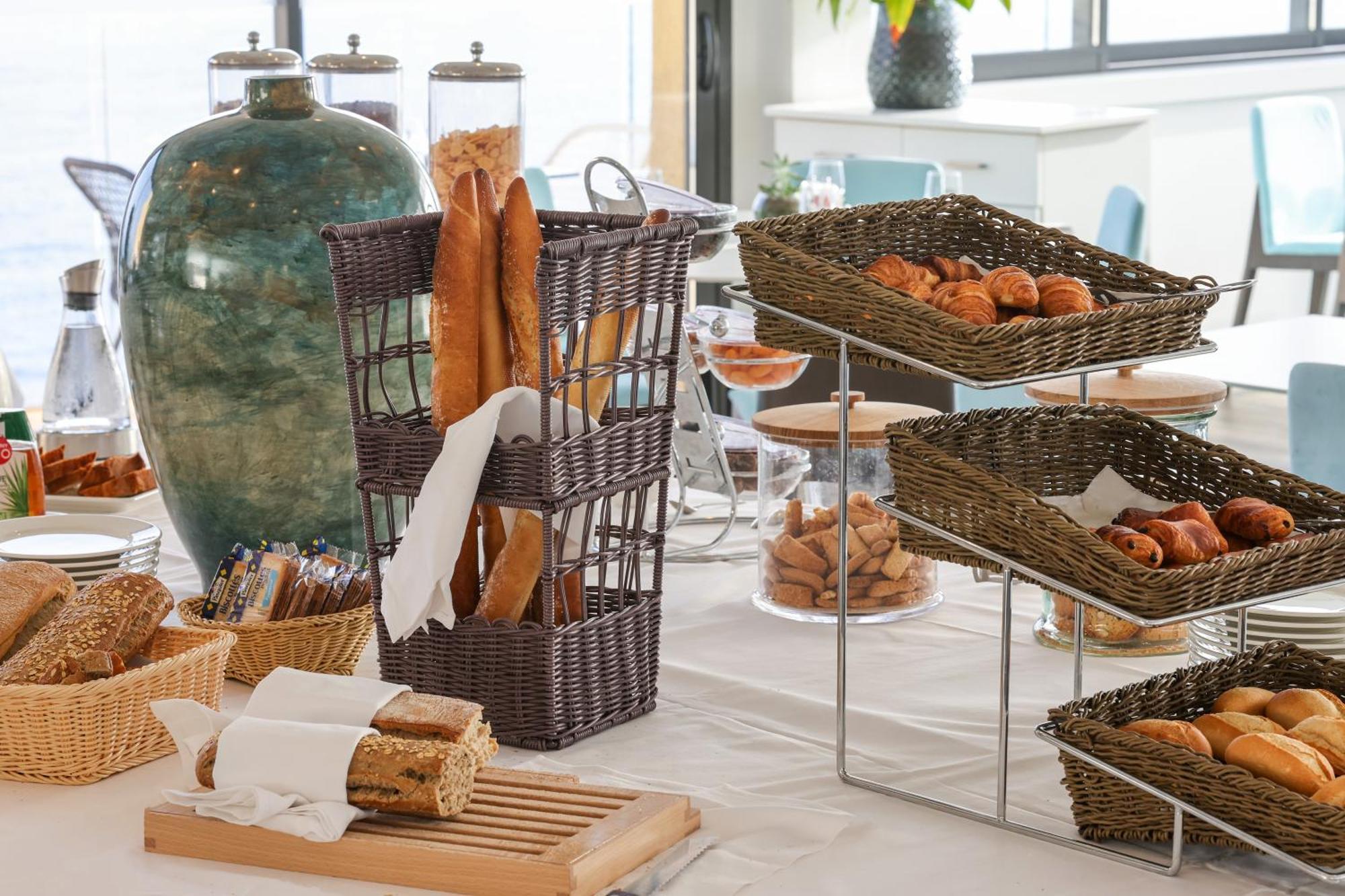 Hotel Saint Christophe Калви Екстериор снимка