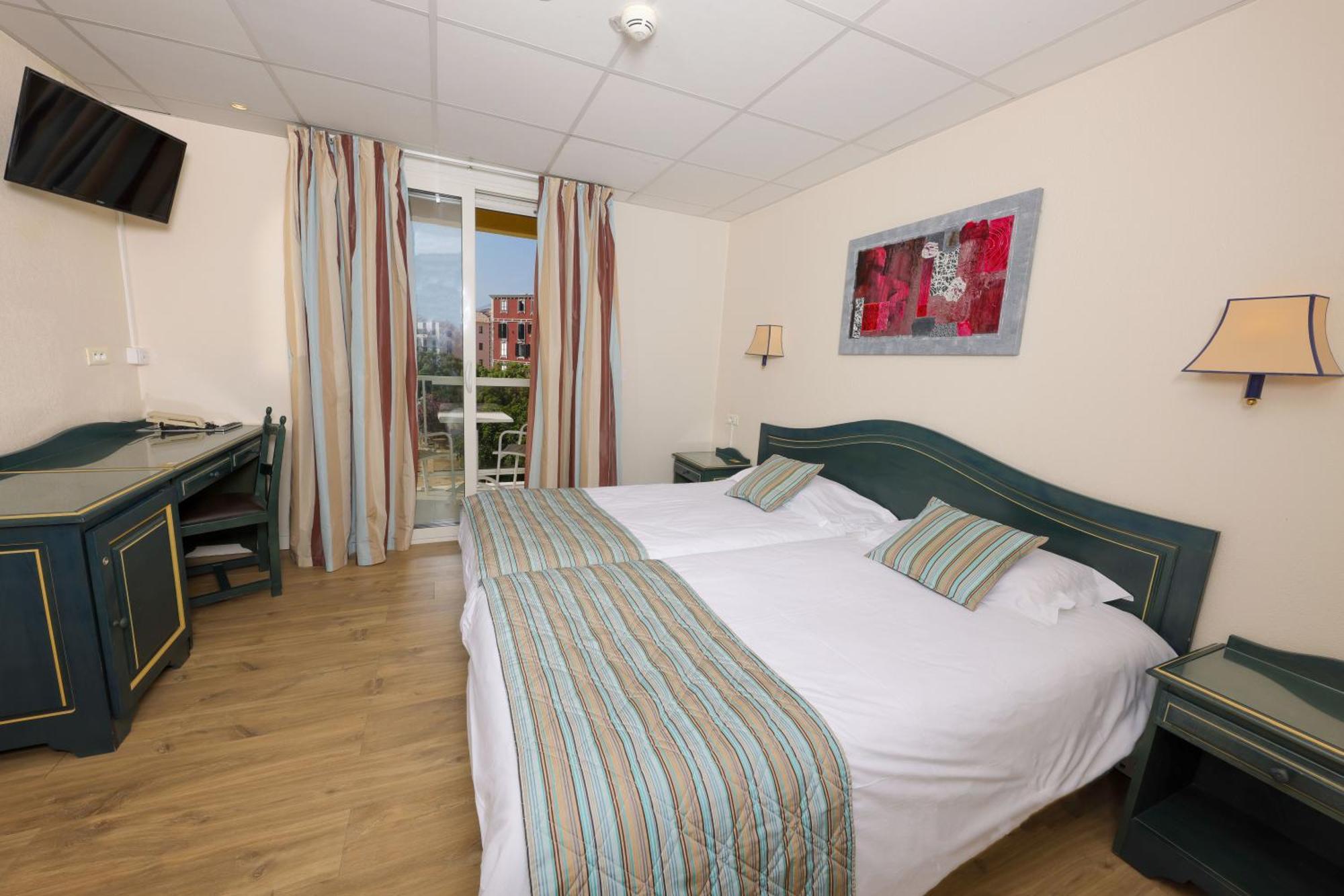 Hotel Saint Christophe Калви Екстериор снимка