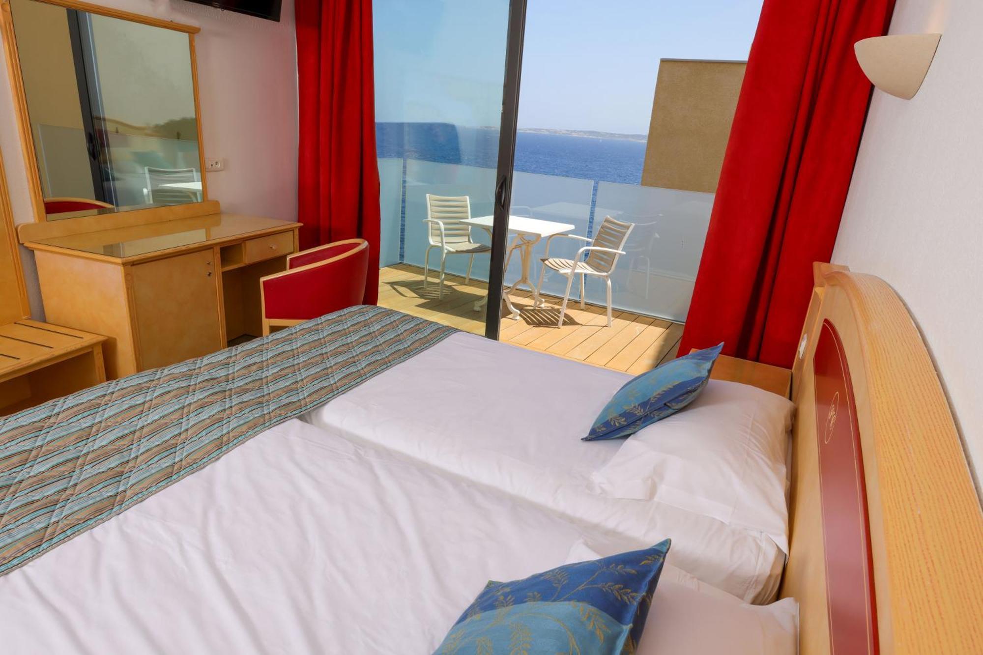 Hotel Saint Christophe Калви Екстериор снимка